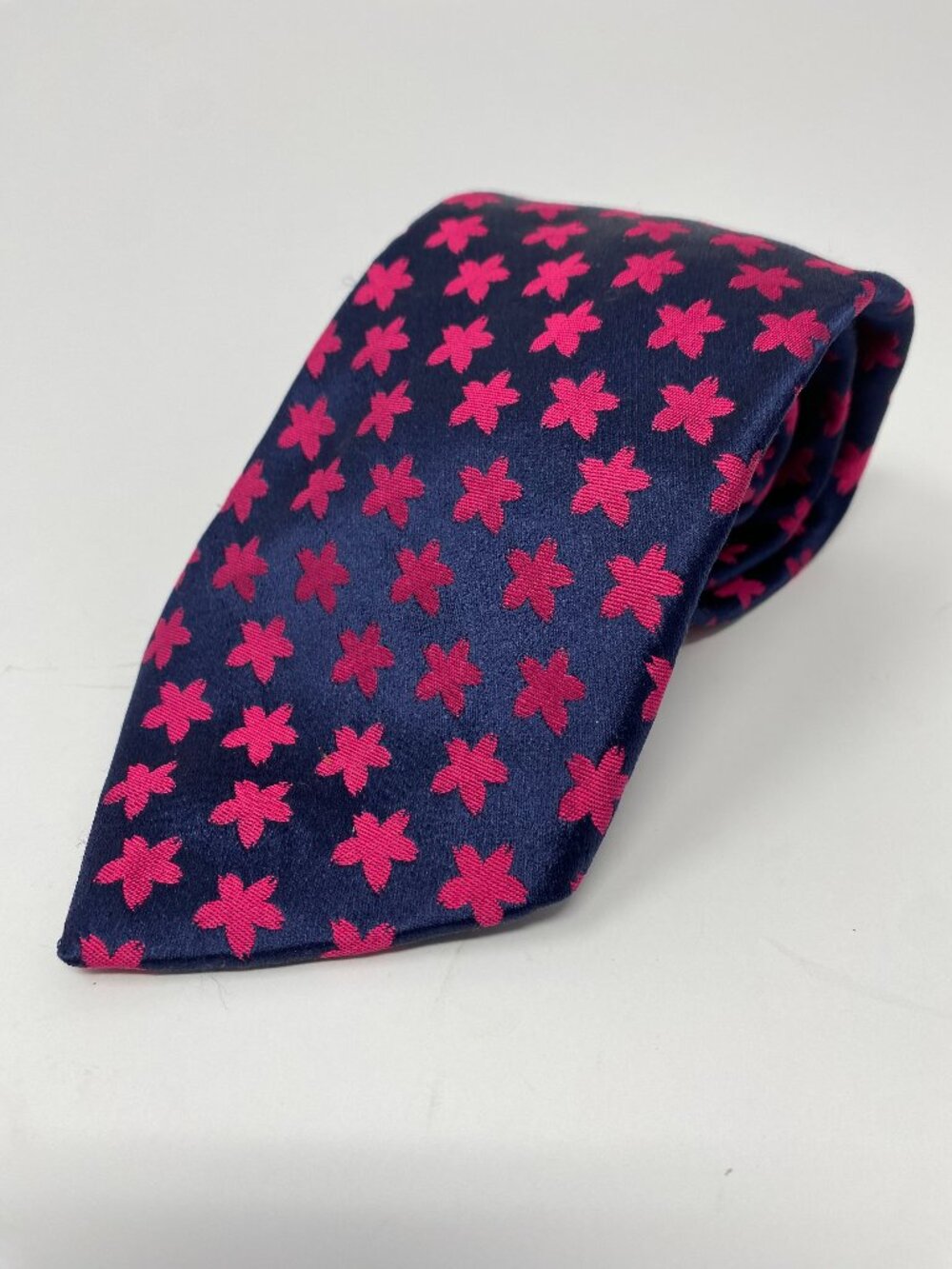 Thomas Pink Tie Blue Red Floral Stars Silk Made in France Neck Tie Necktie